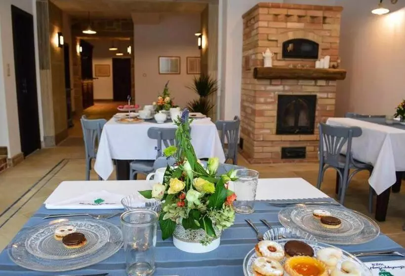 Aamiaismajoitus (B&B) Somhegyi öreg Hársfák Major Vendégház