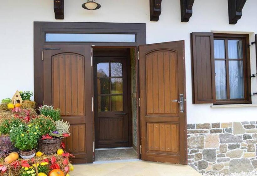 민박 Somhegyi öreg Hársfák Major Vendégház