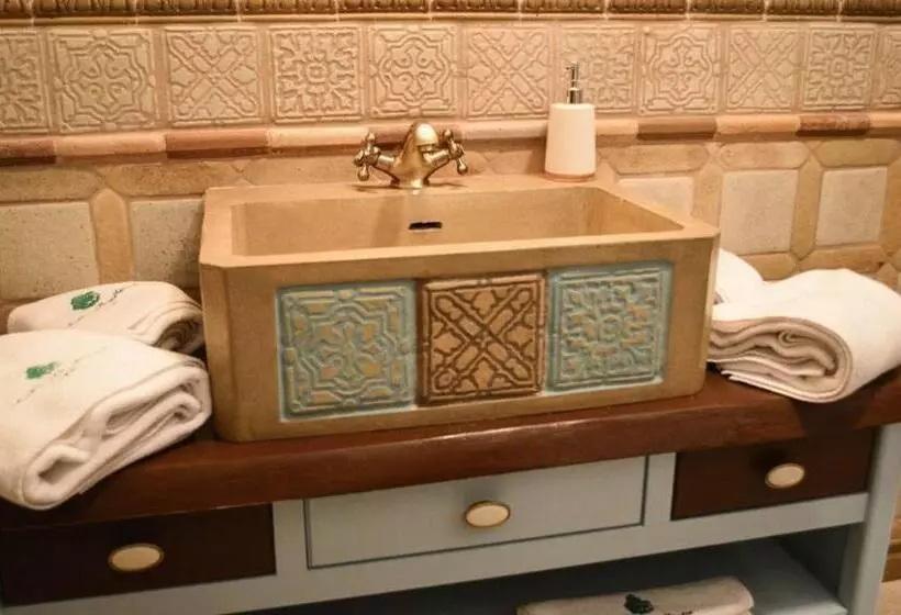 Aamiaismajoitus (B&B) Somhegyi öreg Hársfák Major Vendégház