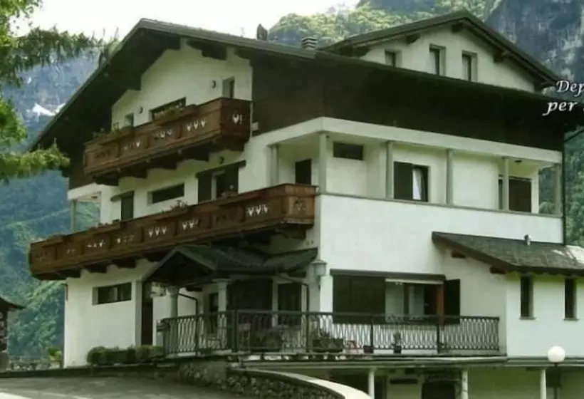 Hotelli Albergo Panoramico