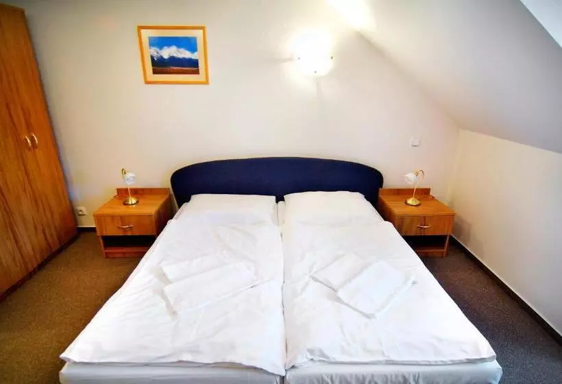 Hotelli Kastiel Lucivna