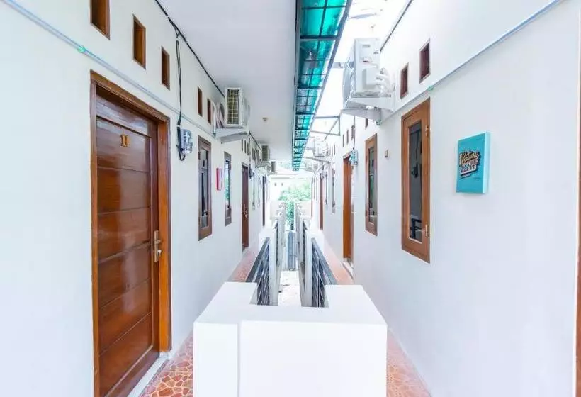 هتل Oyo Life 2420 Kost Luqman 1