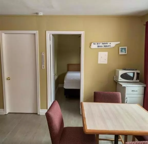 Motelli The Pinewood   Adult Getaway By The Lake