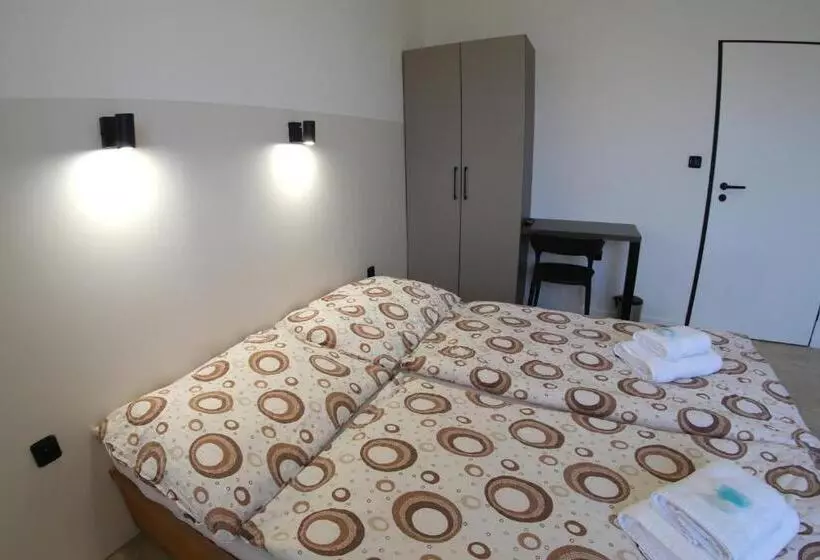 ペンション Penzion Tenis Klub Deza