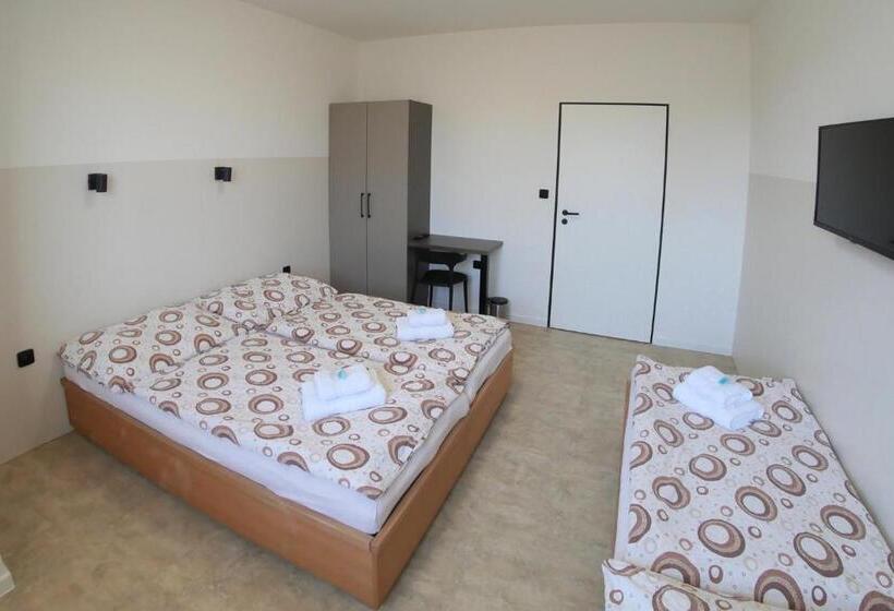 膳宿费 Penzion Tenis Klub Deza