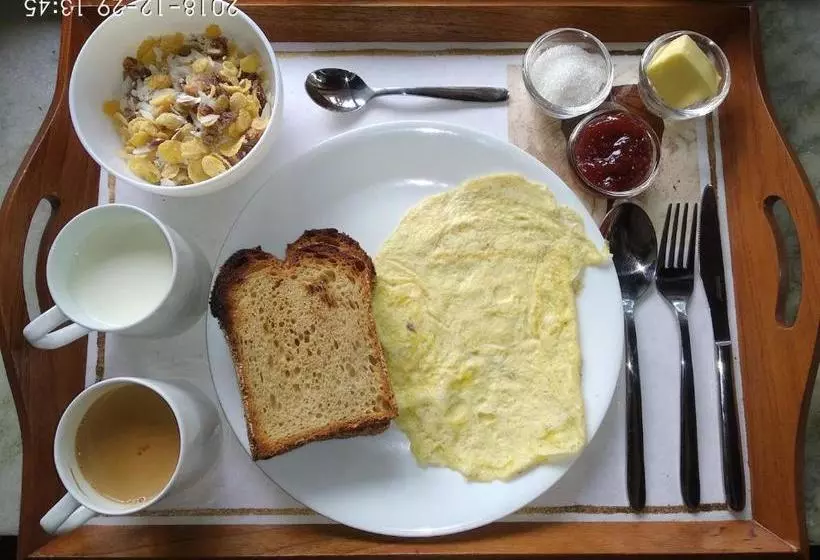 Majatalo The Annex, Isai Ambalam Guest House