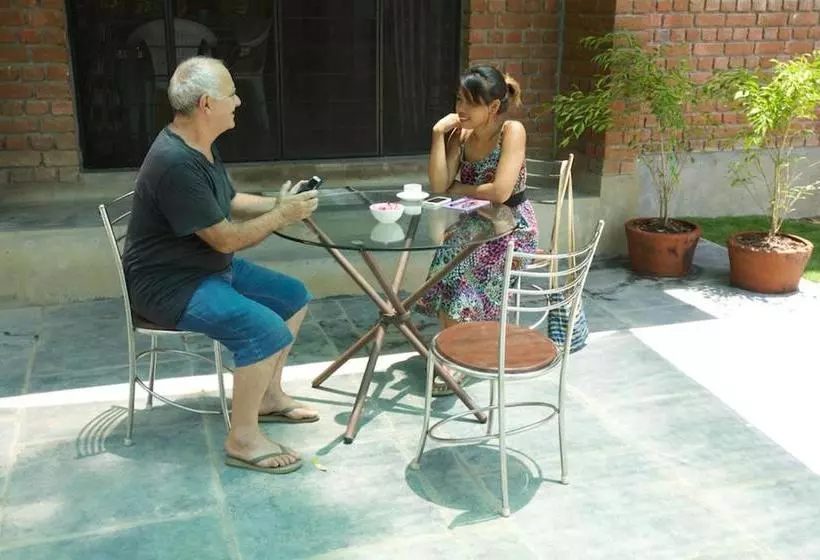 Majatalo The Annex, Isai Ambalam Guest House