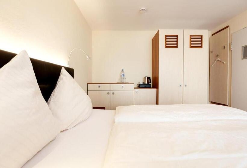 Отель Helgolandia