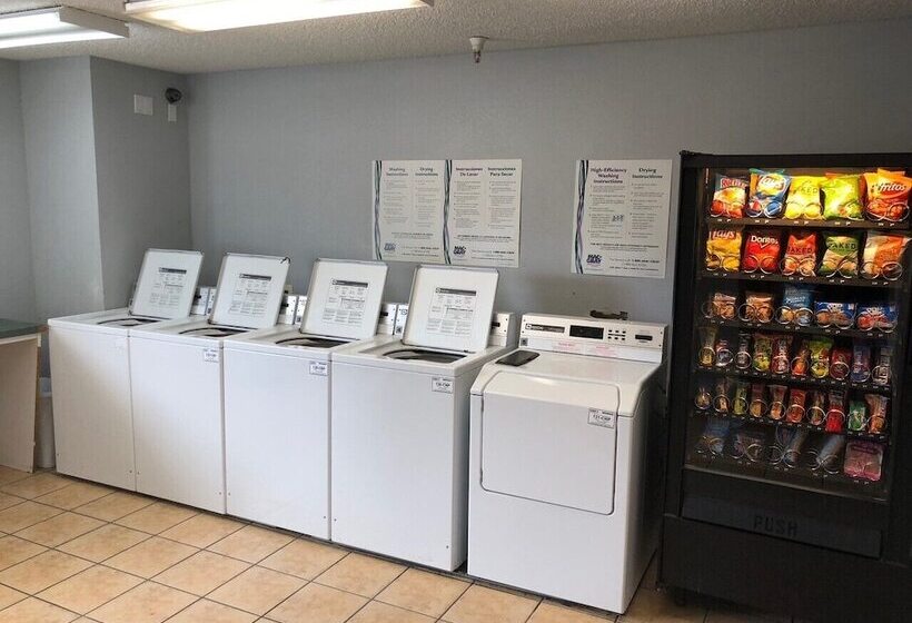 ホテル Intown Suites Extended Stay Salt Lake City Ut   Midvale