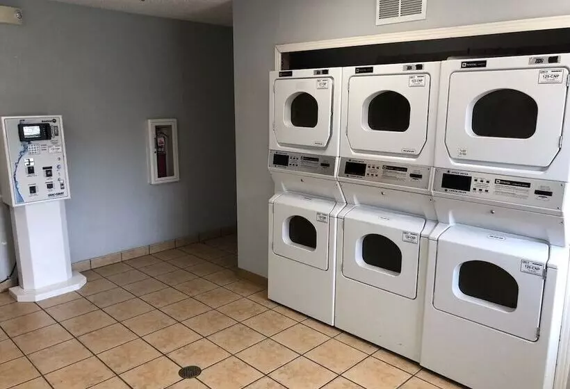 Hotelli Intown Suites Extended Stay Salt Lake City Ut   Midvale