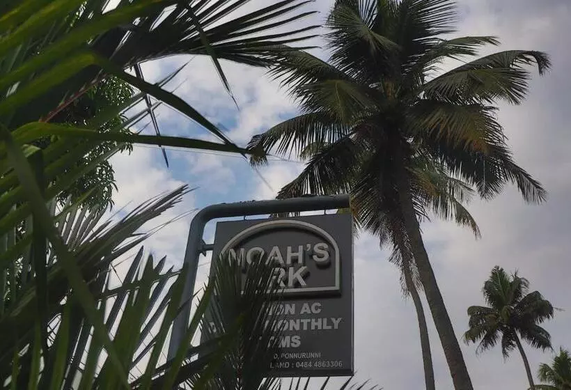 ホテル Noah's Ark
