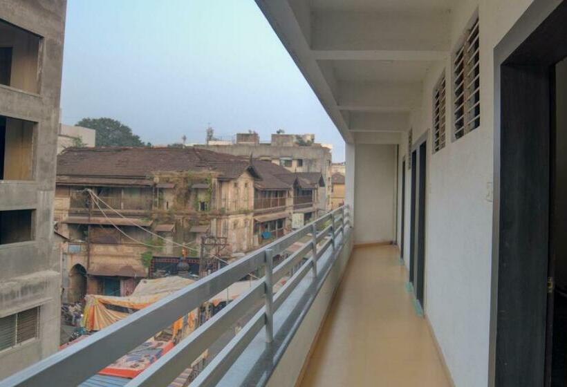 호텔 Oyo 64297 Sai Leela