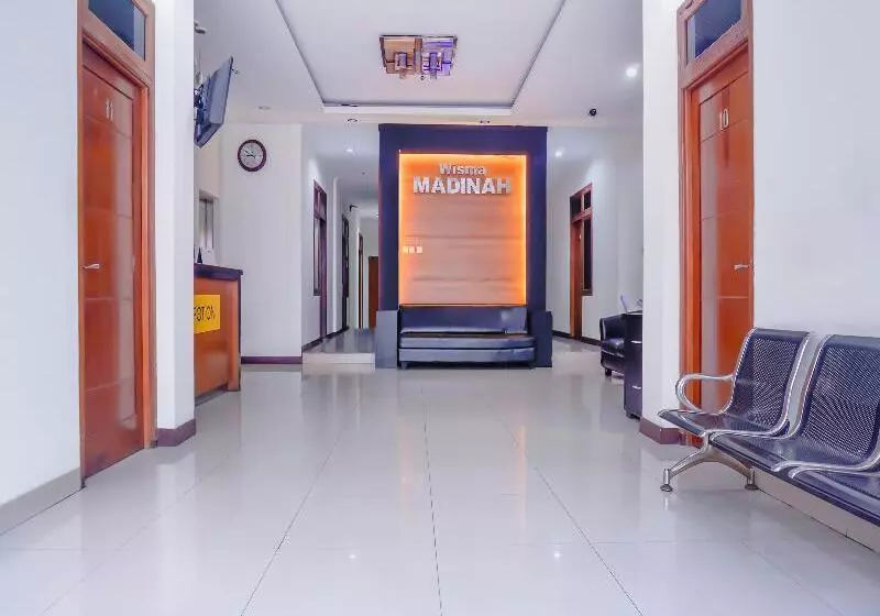 ホテル Spot On 3072 Wisma Madinah Syariah