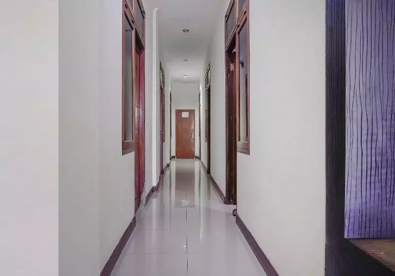 ホテル Spot On 3072 Wisma Madinah Syariah