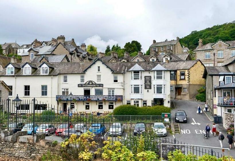 Hotel The Commodore Inn