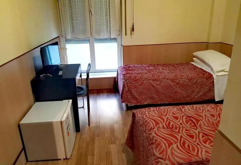 Majatalo Affittacamere Metro Fiera