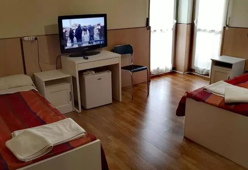 Majatalo Affittacamere Metro Fiera