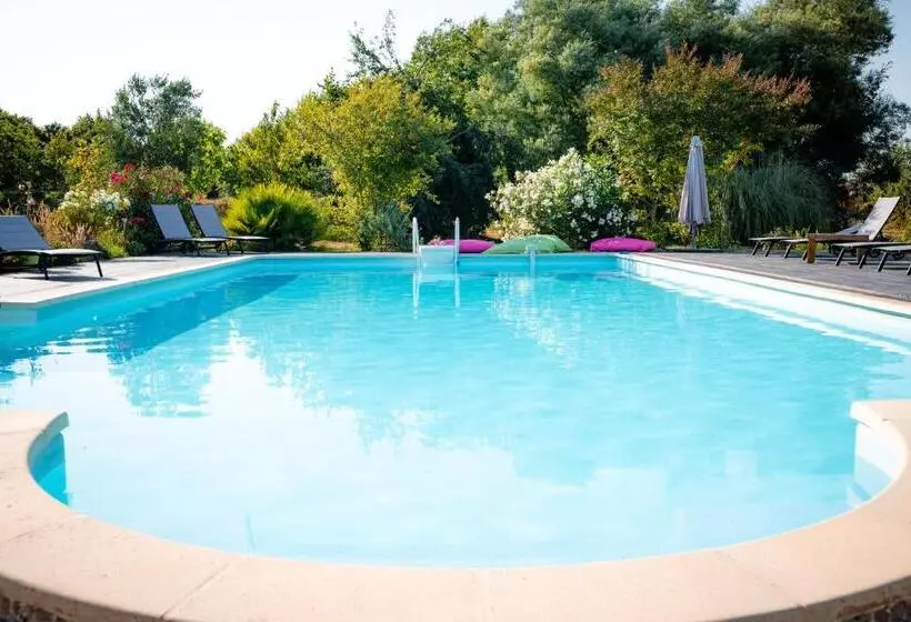 Aamiaismajoitus (B&B) Domaine Des Jammetous   Hotel And Yoga Retreat Center