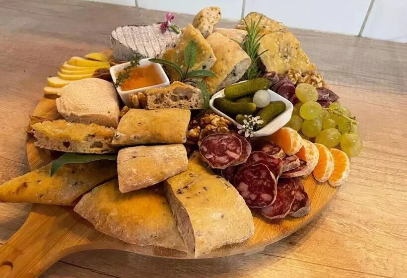 Aamiaismajoitus (B&B) Domaine Des Jammetous   Hotel And Yoga Retreat Center