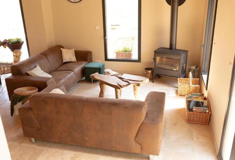 Bed and Breakfast Domaine Des Jammetous   Hotel And Yoga Retreat Center