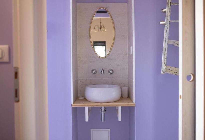 Bed and Breakfast Domaine Des Jammetous   Hotel And Yoga Retreat Center