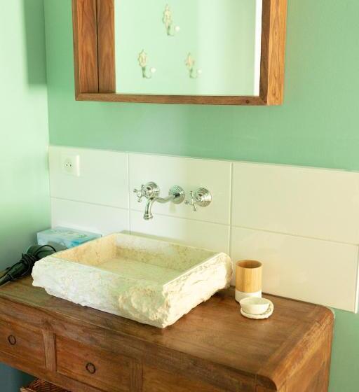 Bed and Breakfast Domaine Des Jammetous   Hotel And Yoga Retreat Center