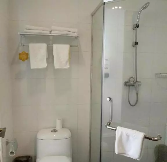 Hotelli Goldmet Inn Beojing Capital Airport Xinguozhan