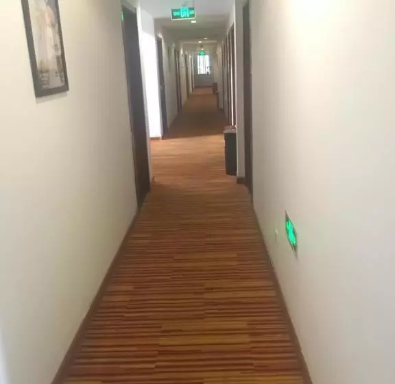 Hotelli Goldmet Inn Beojing Capital Airport Xinguozhan