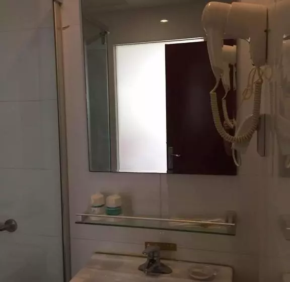 Hotelli Goldmet Inn Beojing Capital Airport Xinguozhan