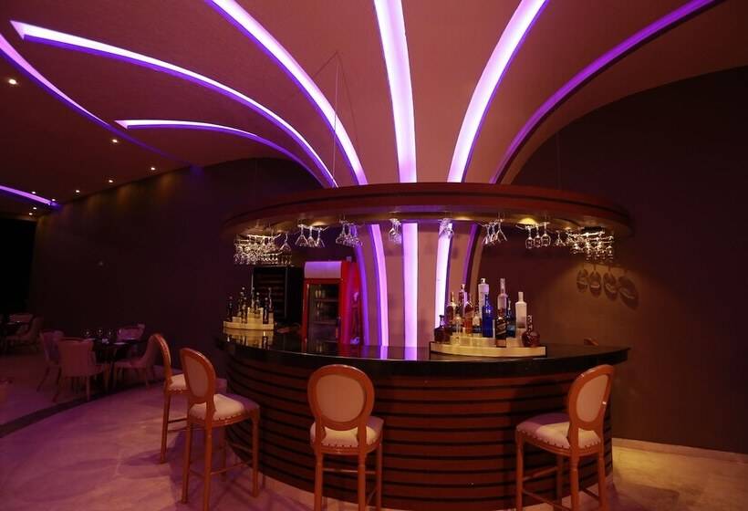 Hotel Avenra Gangaara