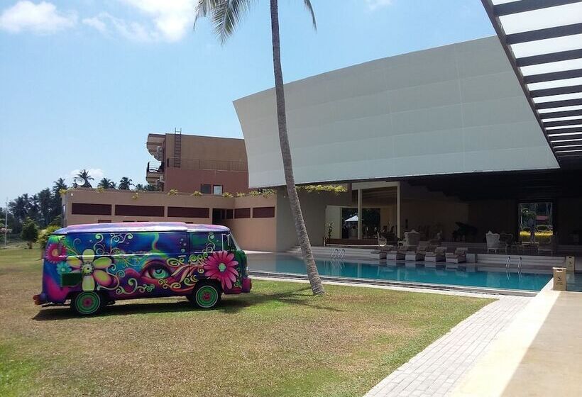 Hotel Avenra Gangaara