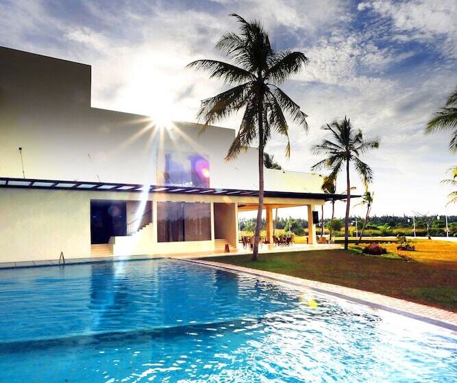 Hotel Avenra Gangaara