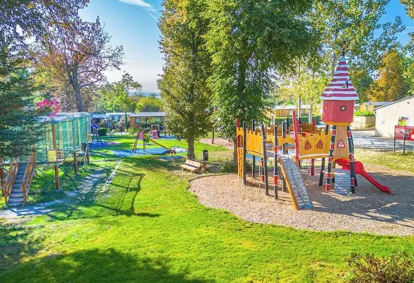 Hotelli Camping Le Parc De Paris