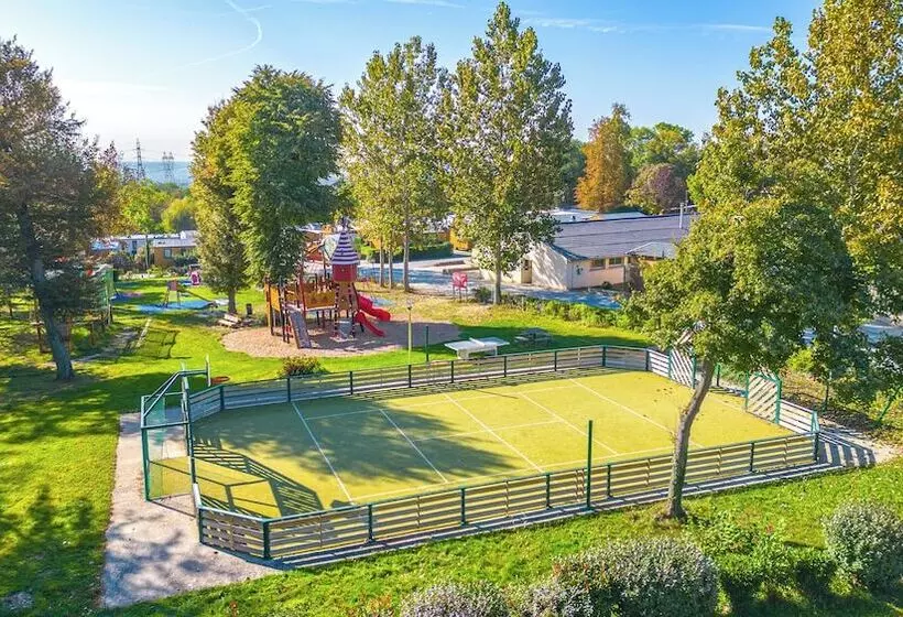 Hotelli Camping Le Parc De Paris