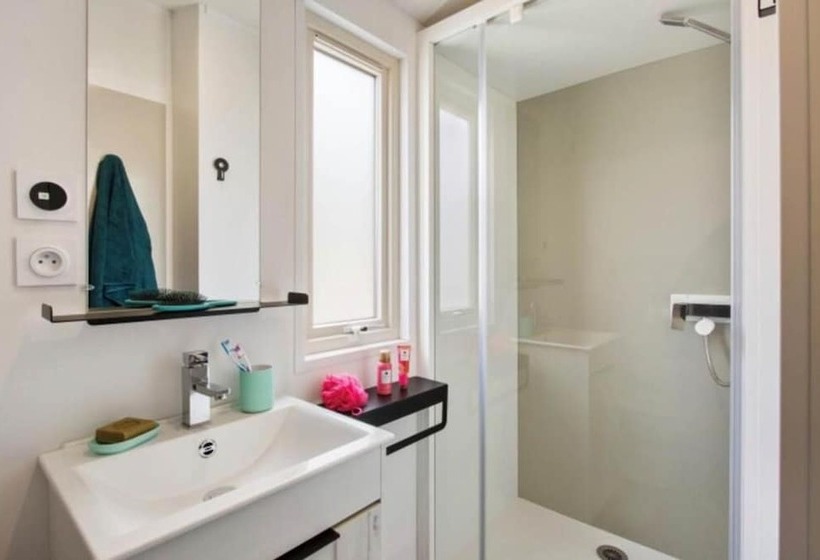 Отель Camping Le Parc De Paris