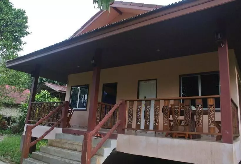 Hotelli Khao Sok Island Resort And Spa