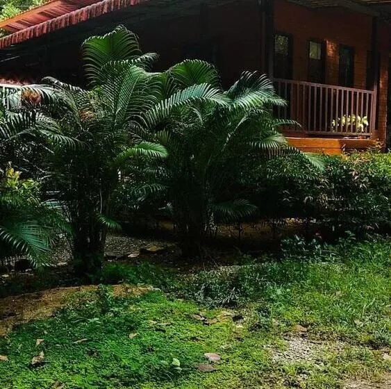 Hotelli Khao Sok Island Resort And Spa