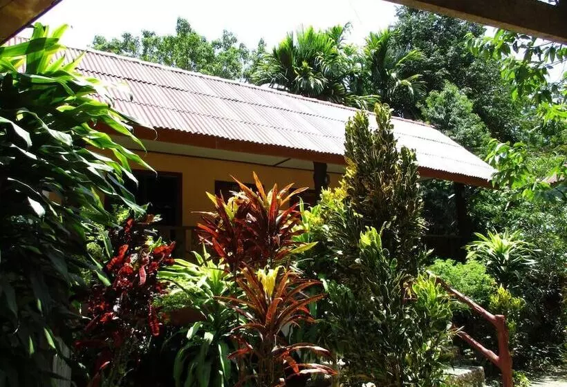 Hotelli Khao Sok Island Resort And Spa