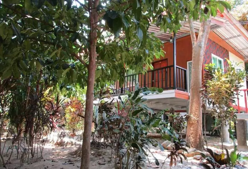 Hotelli Khao Sok Island Resort And Spa