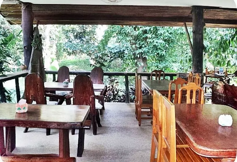 Hotelli Khao Sok Island Resort And Spa