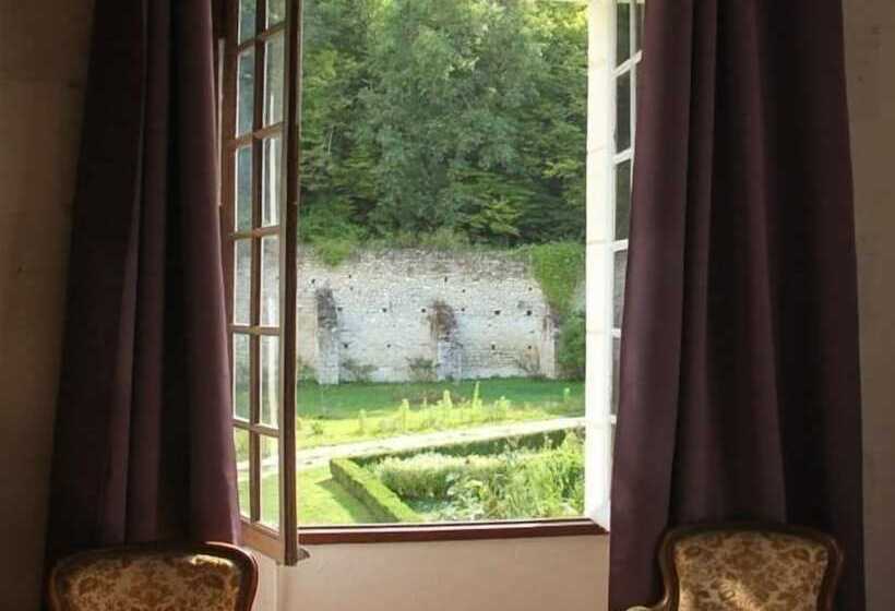 민박 Chateau Monastere De La Corroirie