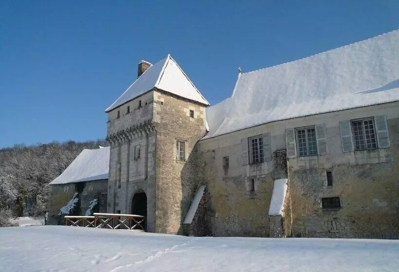 Aamiaismajoitus (B&B) Chateau Monastere De La Corroirie