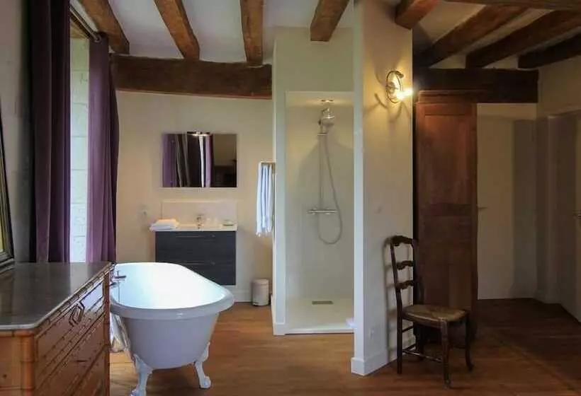 Aamiaismajoitus (B&B) Chateau Monastere De La Corroirie