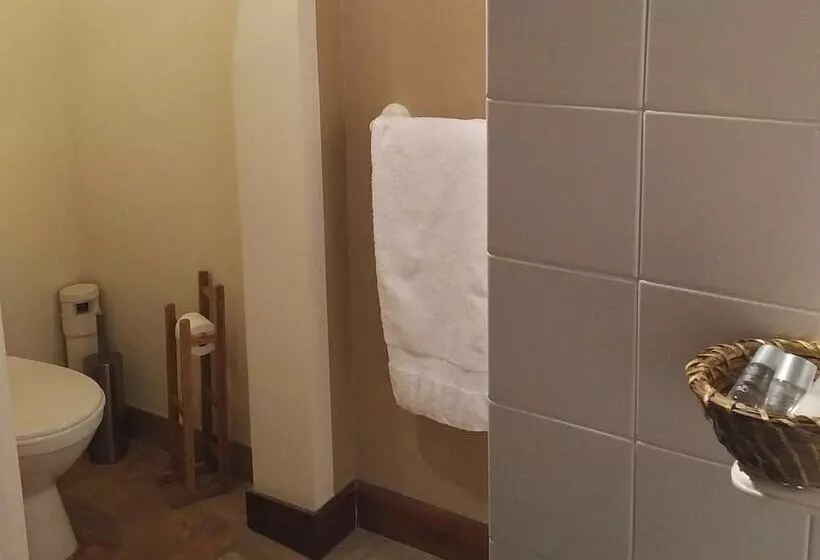 Aamiaismajoitus (B&B) Chateau Monastere De La Corroirie