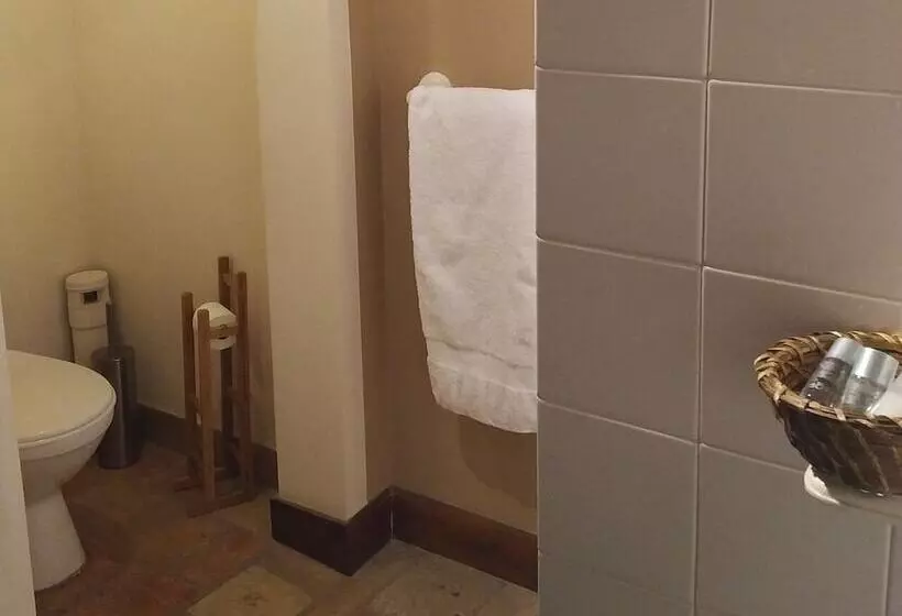 Aamiaismajoitus (B&B) Chateau Monastere De La Corroirie