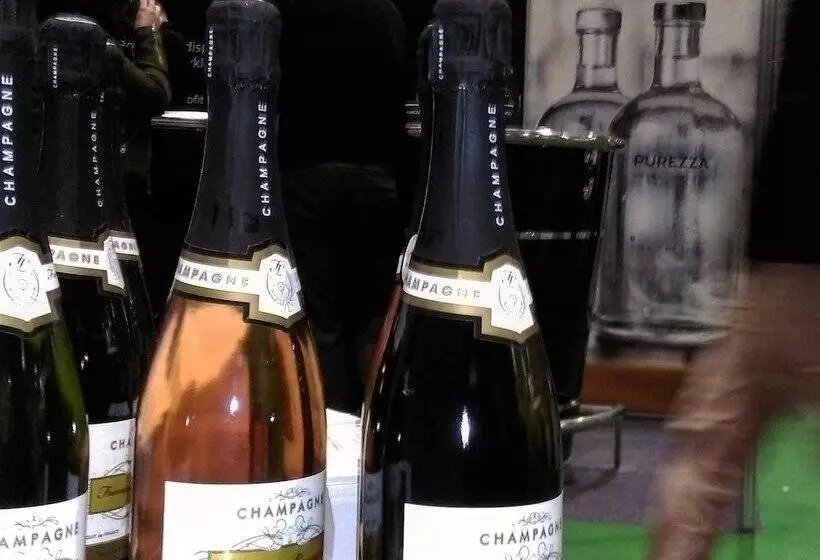 ベッドアンドブレックファースト Chez Lavergne Table D Hôtes