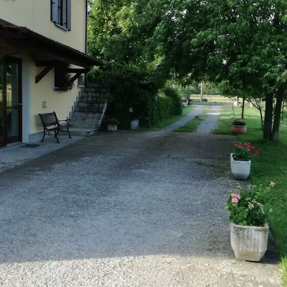 Aamiaismajoitus (B&B) La Casetta Di Lina