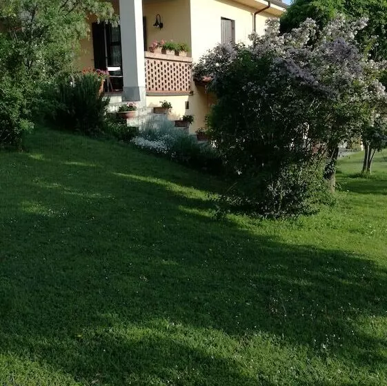Aamiaismajoitus (B&B) La Casetta Di Lina