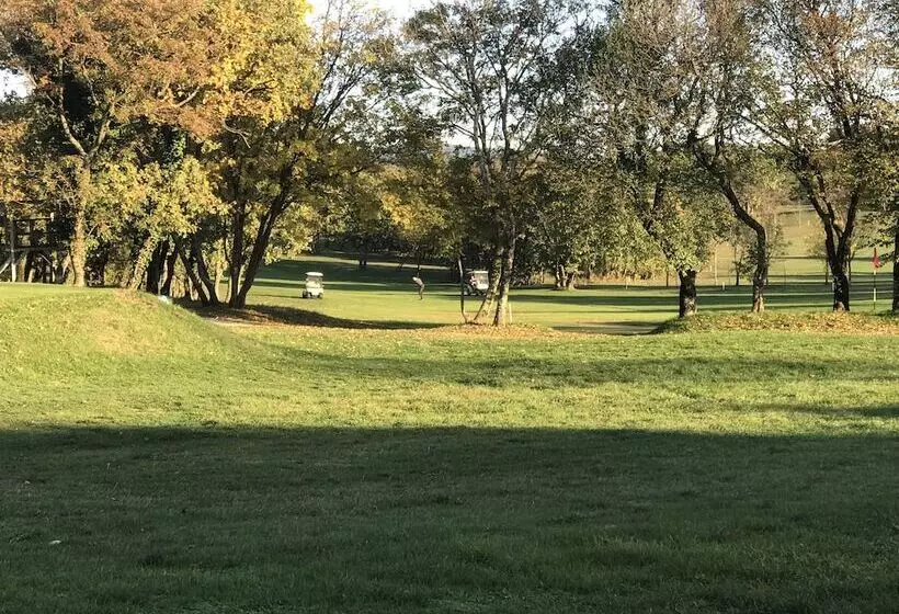 Aamiaismajoitus (B&B) Padriciano Suite