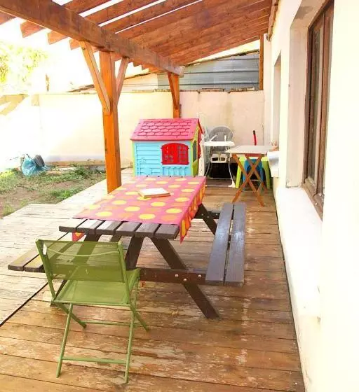 Château De Sainte Colombe Sur Gand